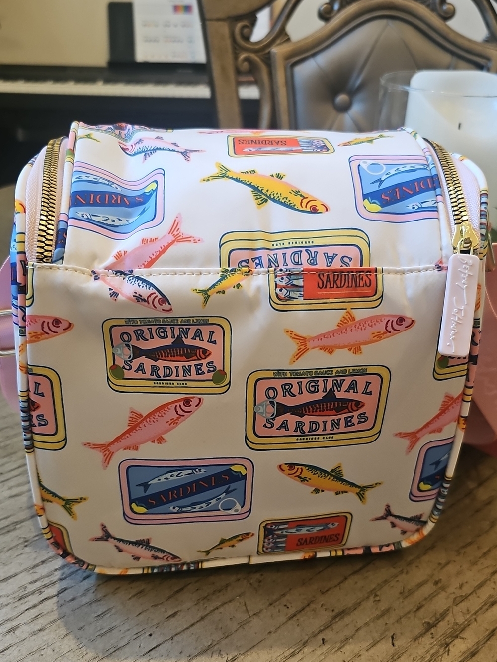 Betsey Johnson 'Original Sardines' Pink Crossbody Lunch Tote NWT - Picture 3 of 11